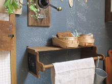 簡単100均ハンドメイド!カッティングボードでカフェ風棚♪