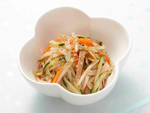 オイスターソースを使いこなす♪簡単★もやしの中華サラダ