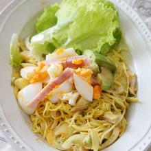 余ったそうめんで、混ぜるだけ簡単カレーマヨサラダ!