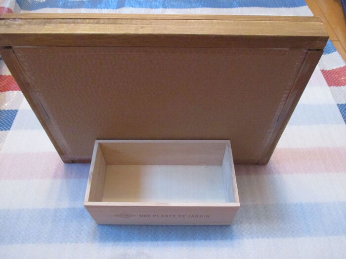⑨フレームとプランターBOXをくっつける。