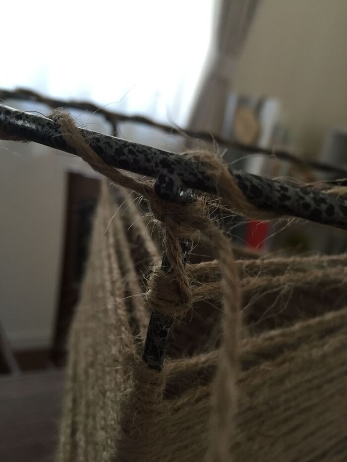 ★トップ部分は、少し幅を開けるように巻きつけます…