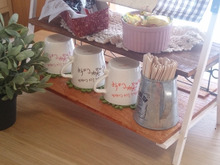 100均イーゼルとドア風オブジェでガーリーアイアンラック