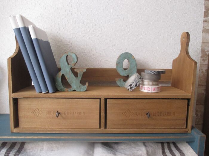 デスクに置いて文房具の収納にも♪