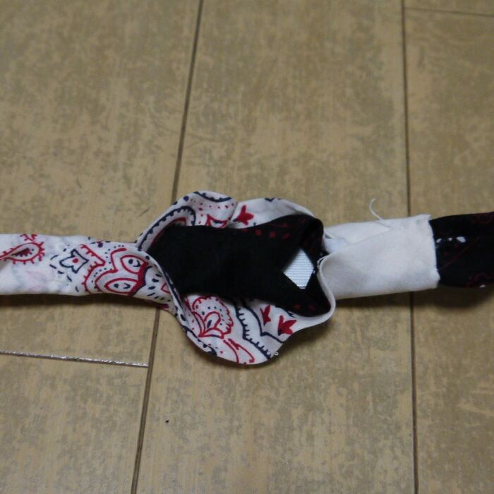 ゴムを通して縫う