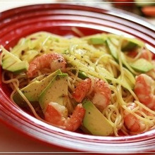 えびとアボカドのだし風味パスタ☆