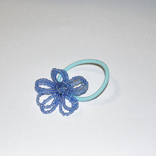 100均ビーズとゴムで簡単ヘアゴム