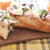 忙しい朝でも簡単!バケットサンド