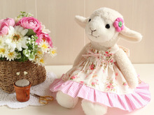 直線縫いで作れる!ぬいぐるみ用のふんわり花柄ワンピ♡