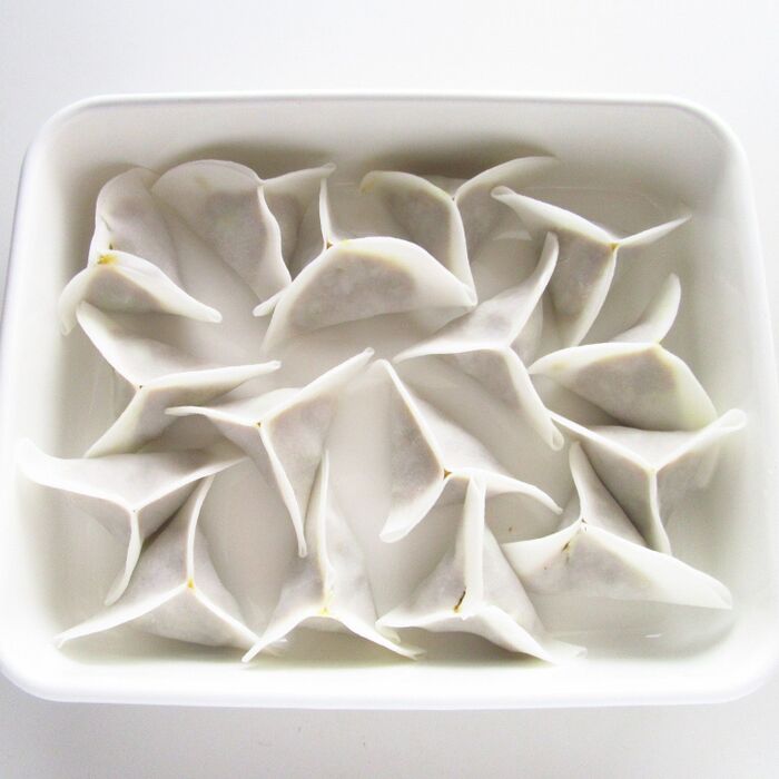 餃子の皮で包む