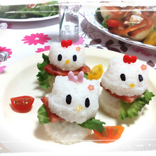 セリアのキットで超簡単に!キティちゃんのライスバーガー