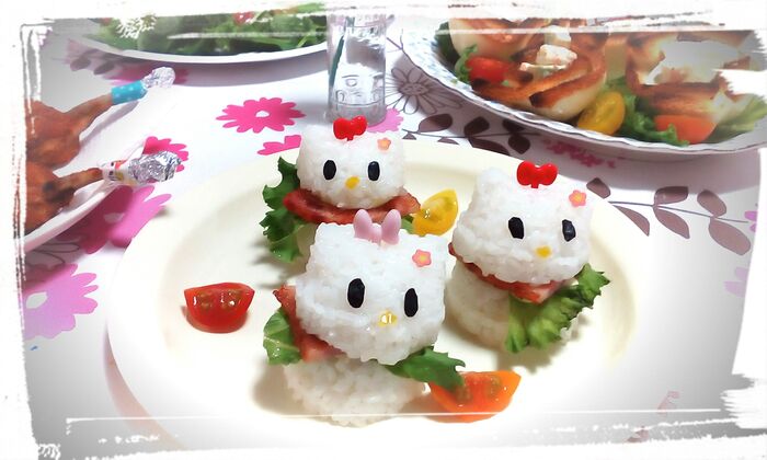 セリアのキットで超簡単に!キティちゃんのライスバーガー