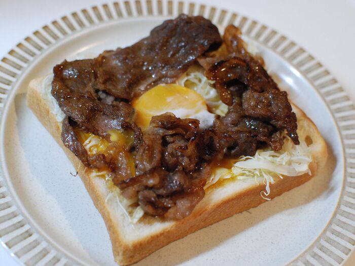 簡単☆残ったすき焼きダレですき焼きトースト
