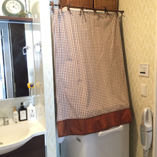 チープなプラ素材を木目調リメイクシートで落ち着いた印象に★洗濯機周りもすっきり