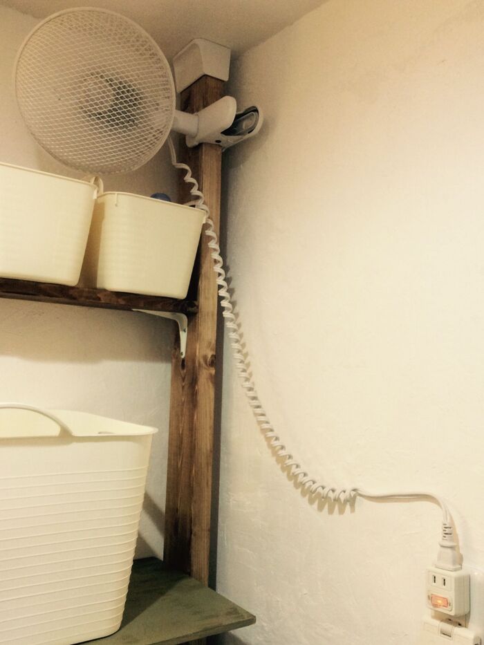 奥の柱には…
