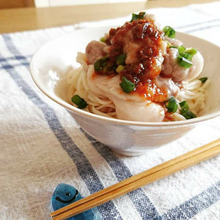 簡単夏レシピ❗胡麻油の風味が食欲をそそるピリ辛スタミナそうめん