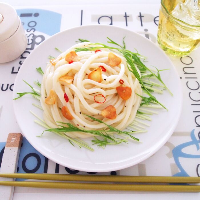 和えるだけ!初夏に食べたい麺レシピ「混ぜペペロンチーノ風うどん」