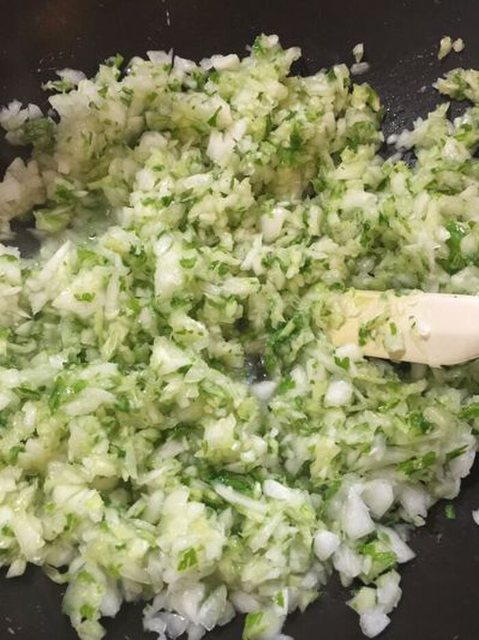 野菜をみじん切り