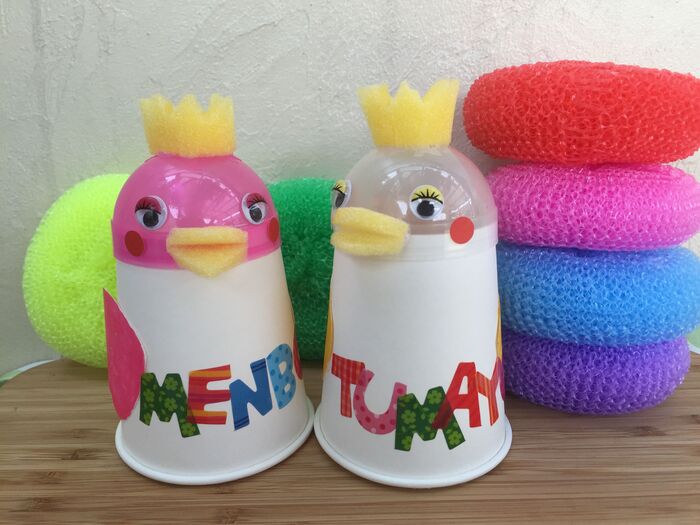 パーツを付けてシールを貼る