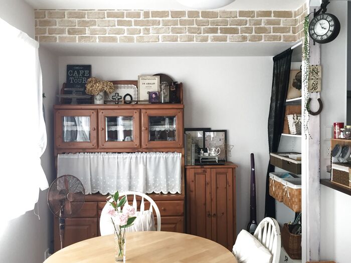 セリアのリメイクシートで、部分使いでも可愛いダイニングに★