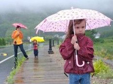 事故になって後悔する前に!教えておきたい子どもの傘マナー