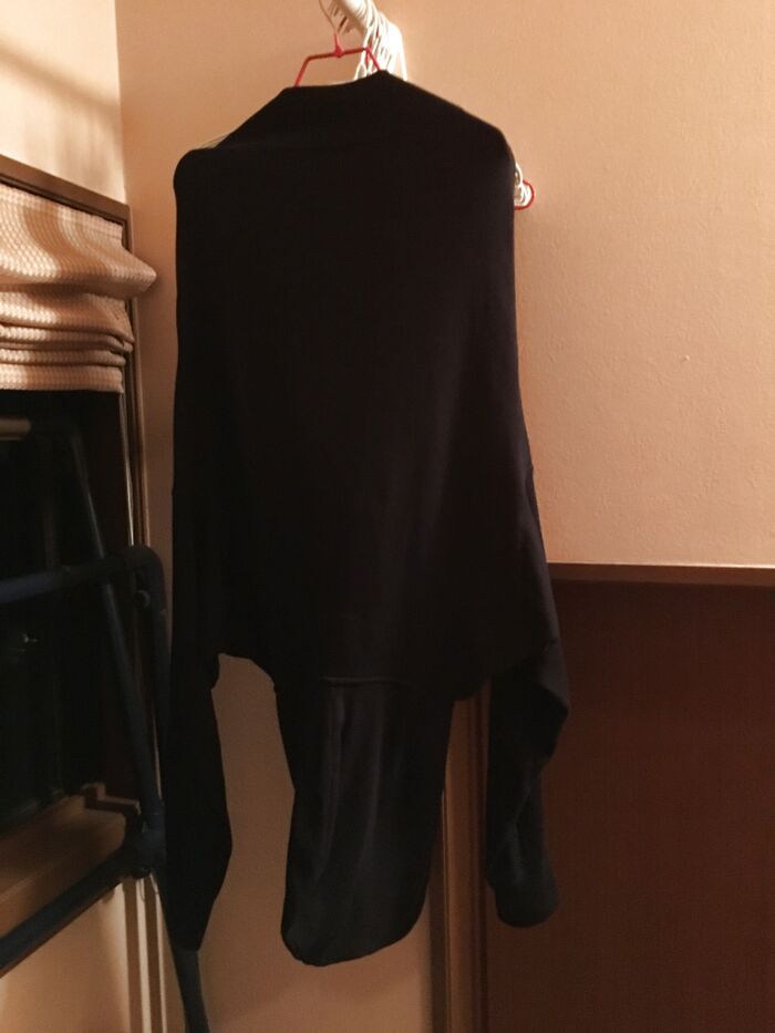 100均の滑り止めハンガーを活用!パーカー早乾き!