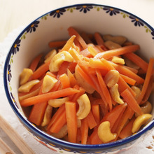 にんじんとカシューナッツのきんぴら☆紫外線対策にも!