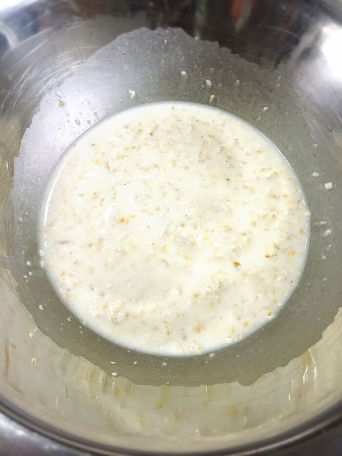 ココナッツオイルを入れます。