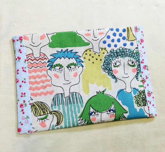 ③バイアステープでサイドをペタリ