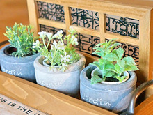 簡単にカフェ風!クリアファイルとガラス絵の具でアイアンウォールデコ風にミニチュア窓飾り☆