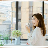 実は乾燥しやすい?梅雨シーズンには水を摂取して保湿を徹底!