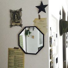 八角形ミラーを簡単リメイク☆LDK入り口の壁面ディスプレイ