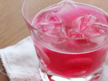 なんて簡単!科学実験みたいなしそジュースの作り方