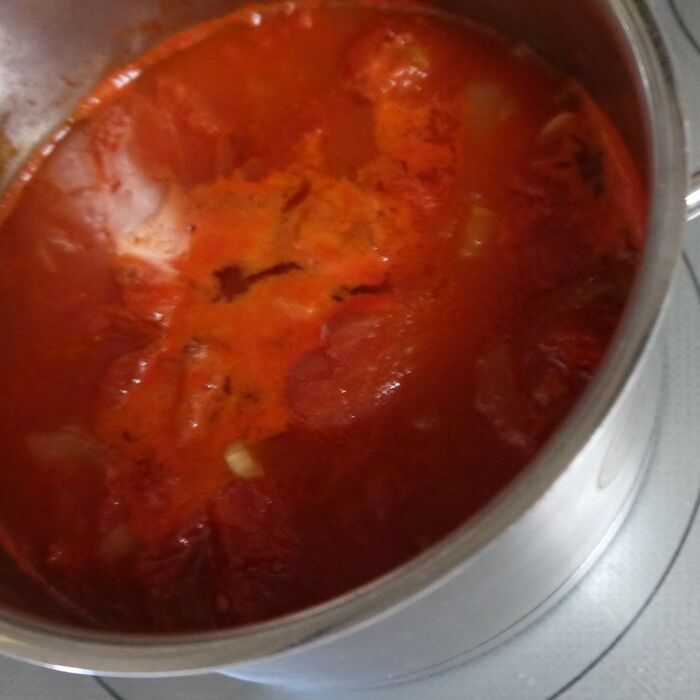 トマトを加える