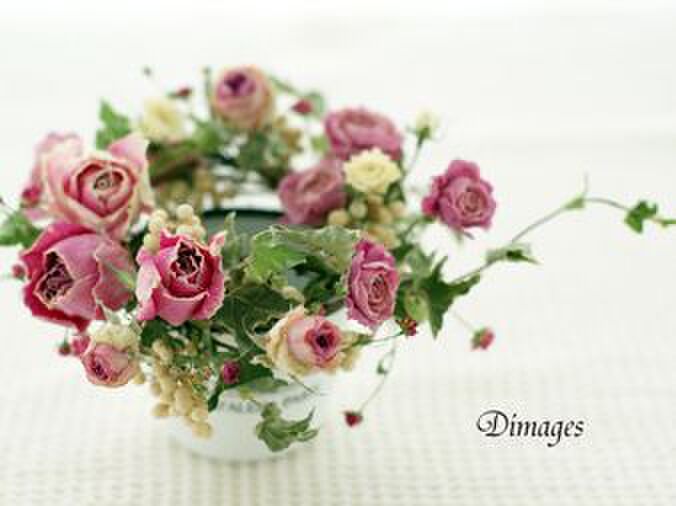 縁にミニリースをセット♪