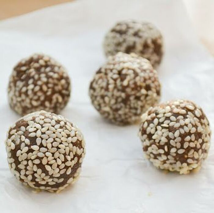 【レシピ】海外でとっても人気なスティッキー・トフィー・エナジーボール