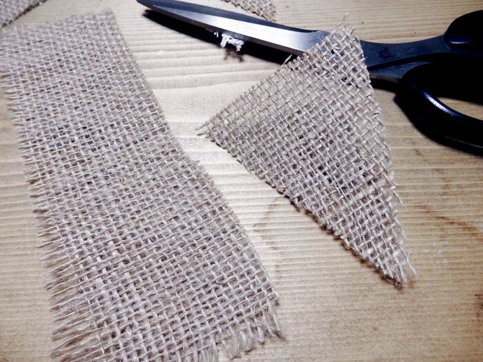 園芸で使う麻を準備します。