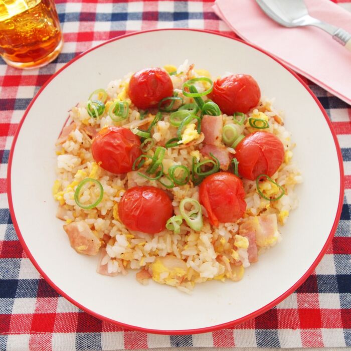 トマトが決め手の夏ごはん!「トマト炒飯」