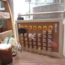 100均で!テーブルの上の便利屋さん♪カレンダー付きリモコン収納