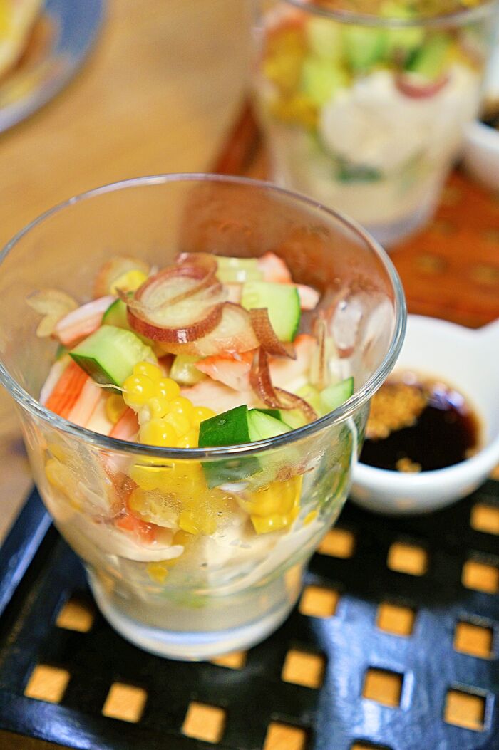 火を使わない簡単前菜！夏野菜の豆腐サラダパフェ☆