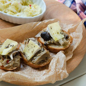 【作り置きアレンジ】きのこのチーズのせブルスケッタ