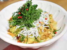 混ぜるだけ簡単!アボカドとしらすの梅ダレ和え!夏レシピ☆