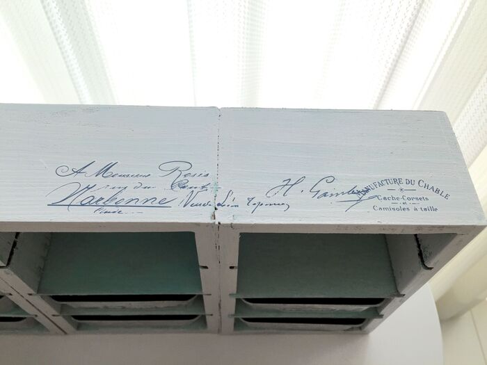 好みの転写シートをはります