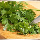 栄養価が凄すぎ!パセリを侮ることなかれ