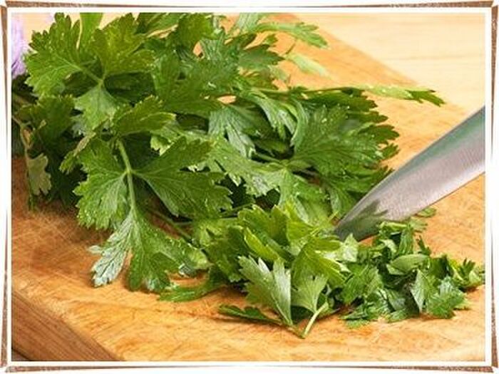 栄養価が凄すぎ!パセリを侮ることなかれ