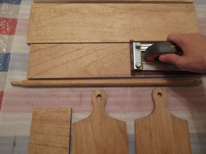 ④やすりがけをする。