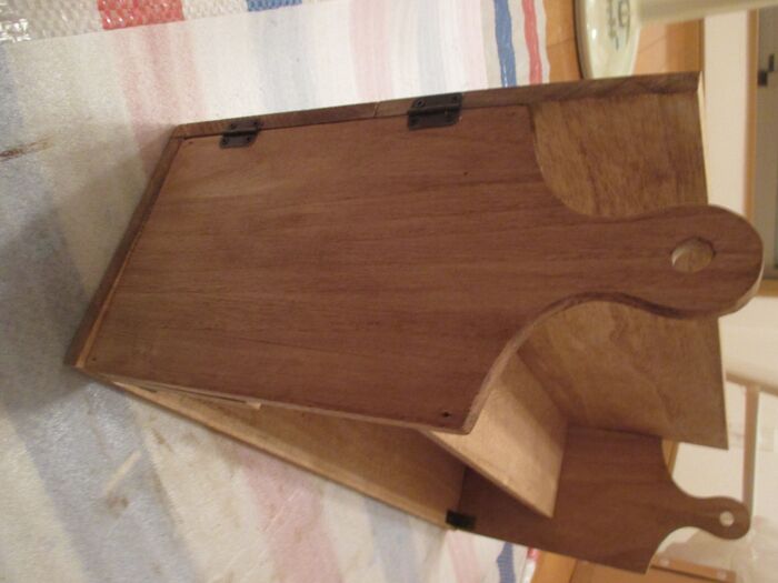 ⑨蝶番で、もう1枚のカッティングボードをつける。