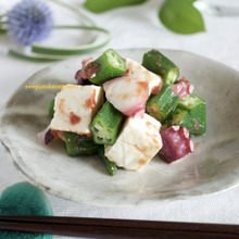 食欲の落ちる時期にもオススメ!オクラ・タコ・豆腐の梅和え