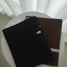 キルティングとエコクラフトで可愛いブックカバー