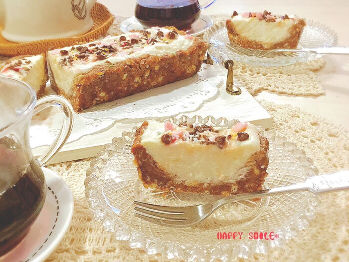 オーブンも火も使わない!冷やし固めるだけで簡単美味しい〜♪オシャレなレアチーズチョコタルト♡