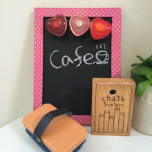 人気の黒板に磁石もつけられるセリアのフレーム